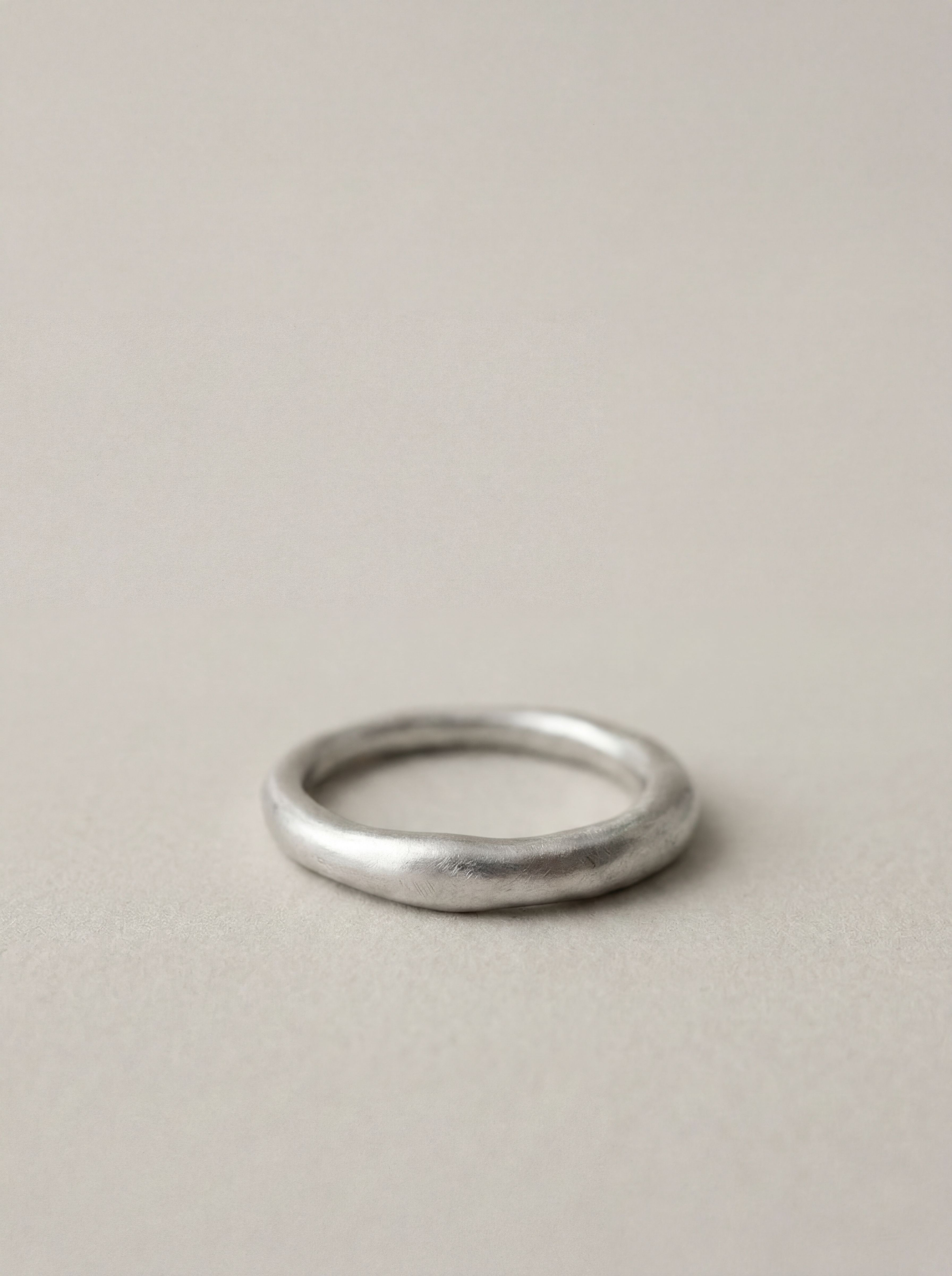 Anillo Barroque 004 — geometría blanda en plata 925