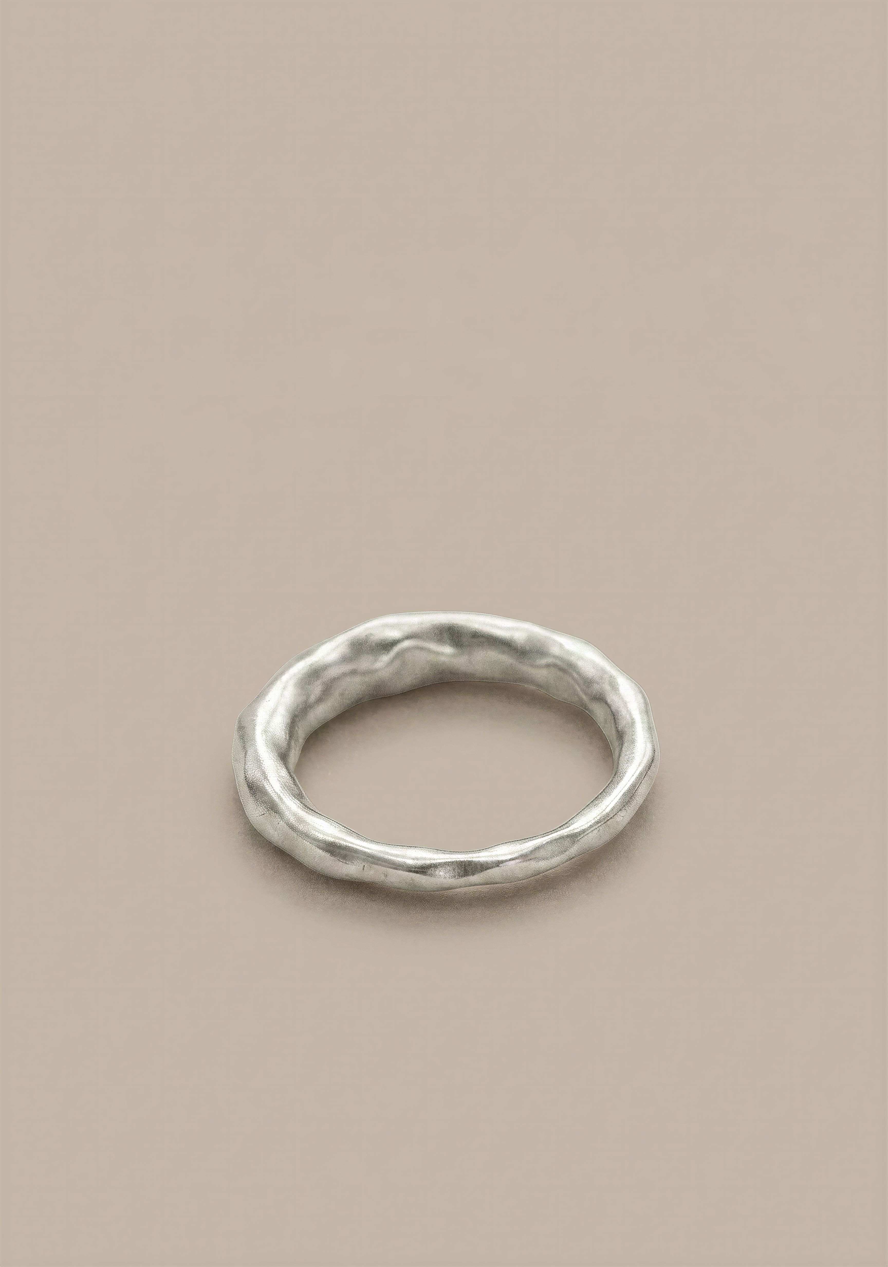 Anillo Barroque 004 — geometría blanda en plata 925