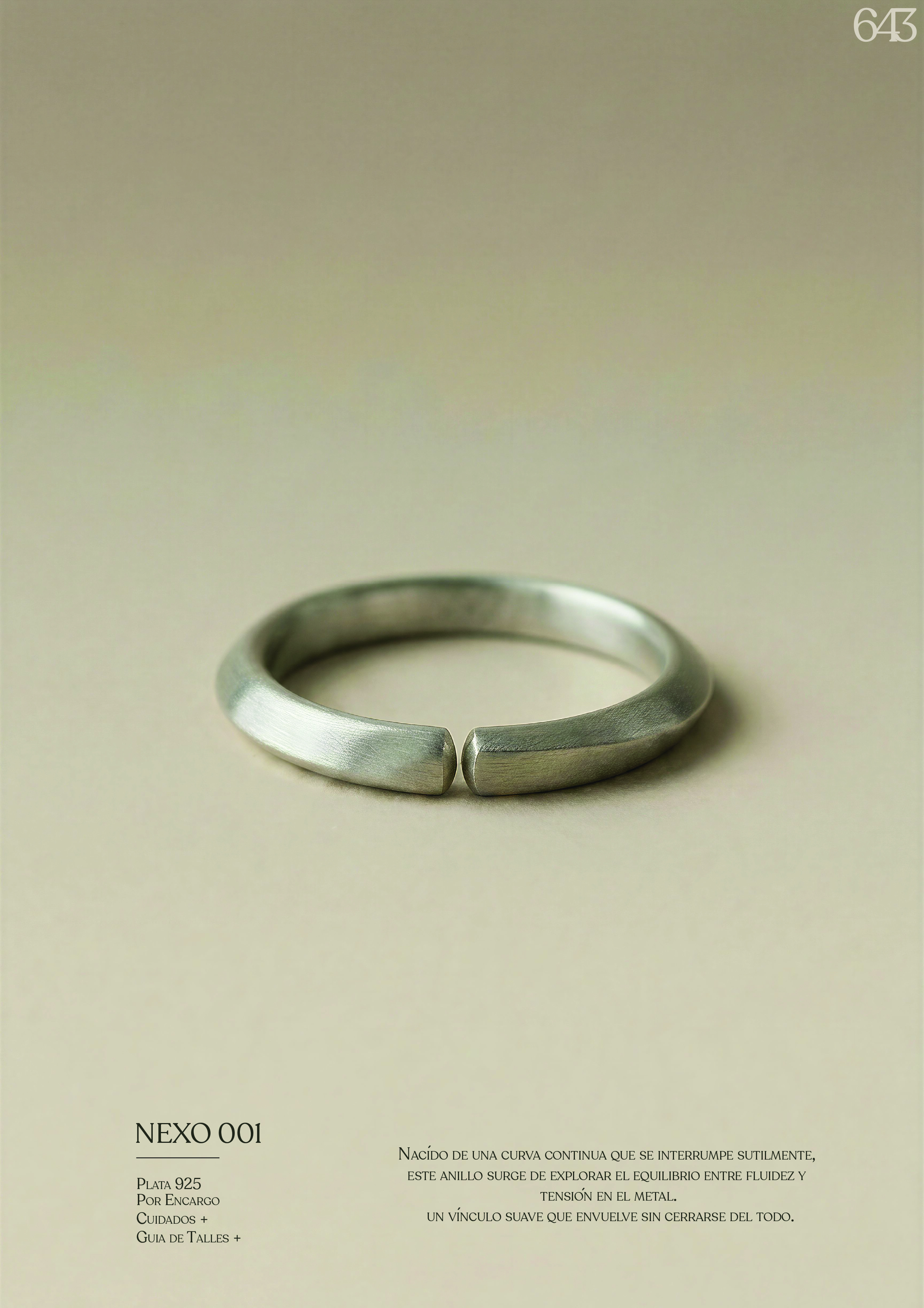 Anillo Nexo 001 — curva interrumpida en plata 925